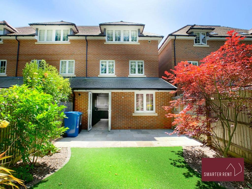 Maidenhead, Leander - 3 Bedroom - Parking & Garden المظهر الخارجي الصورة