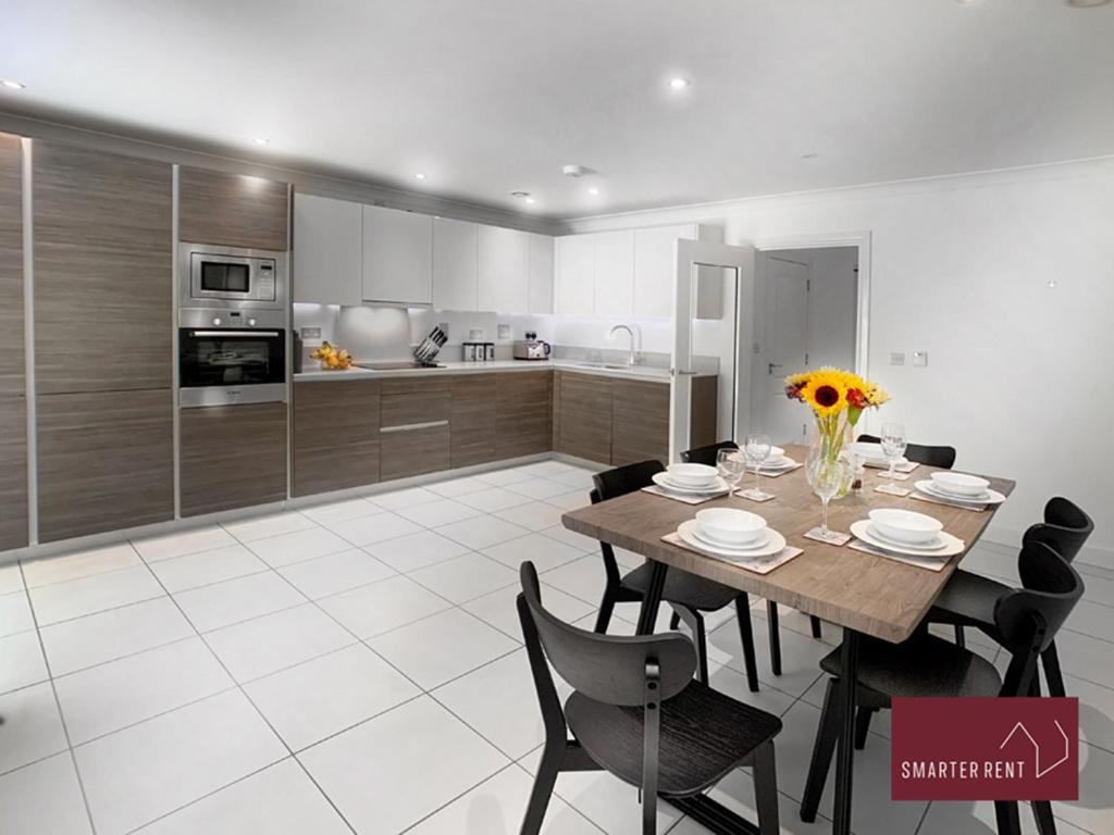 Maidenhead, Leander - 3 Bedroom - Parking & Garden المظهر الخارجي الصورة